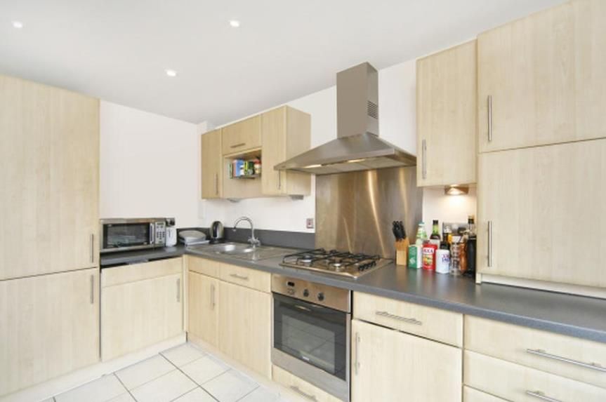 Property photo 2 of 5 74 Holcroft 1 11.07.Png