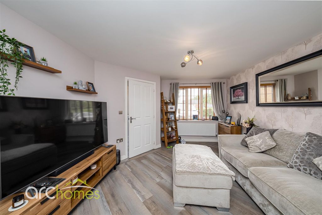 Property photo 2 of 21 Heaton-5.Jpg