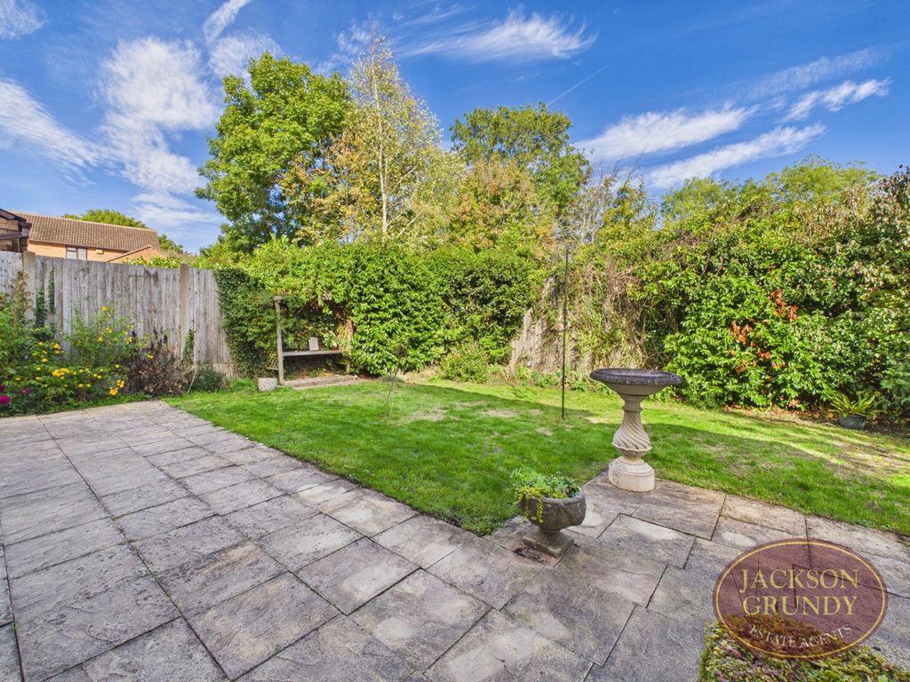 Property photo 2 of 20 Stenhouse Close