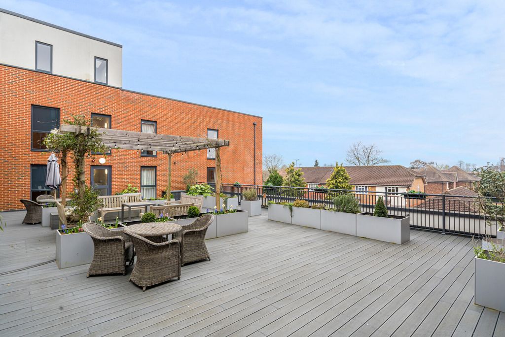 Property photo 3 of 11 Communal Terrace
