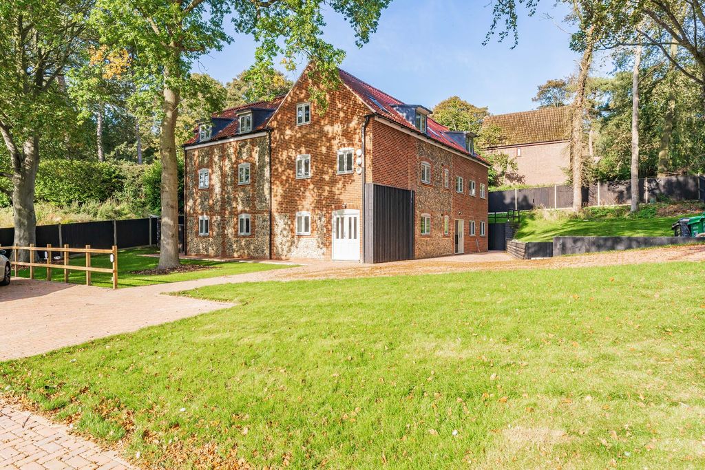 Property photo 1 of 9