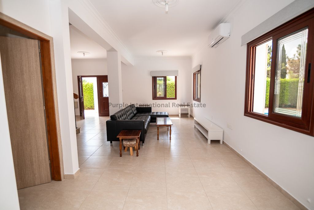 Property photo 2 of 34