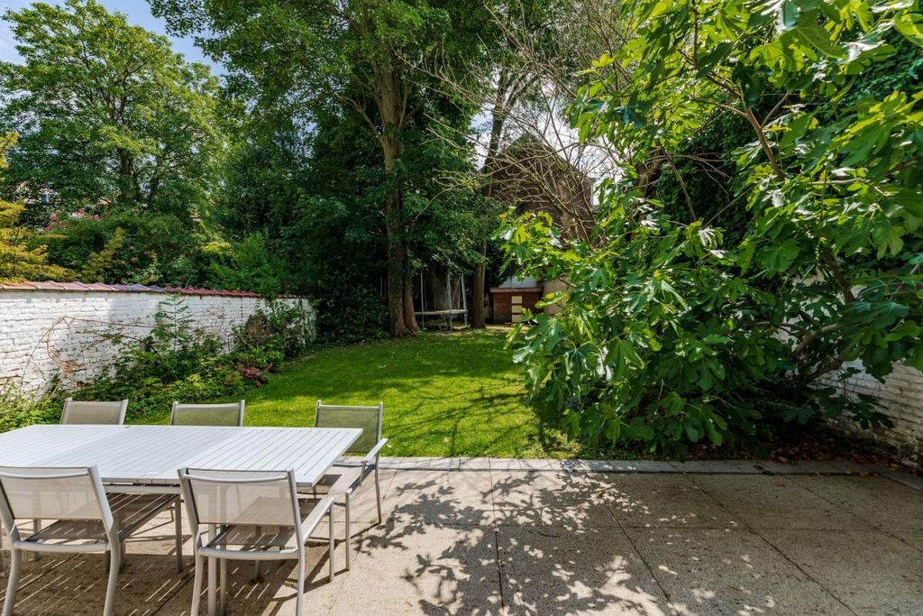 Property photo 2 of 24