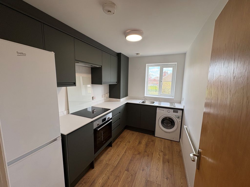 Property photo 2 of 7 Kitchen