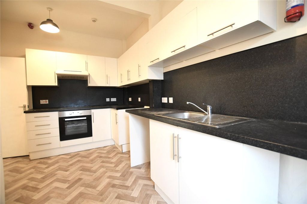 Property photo 2 of 9 Picture No. 06