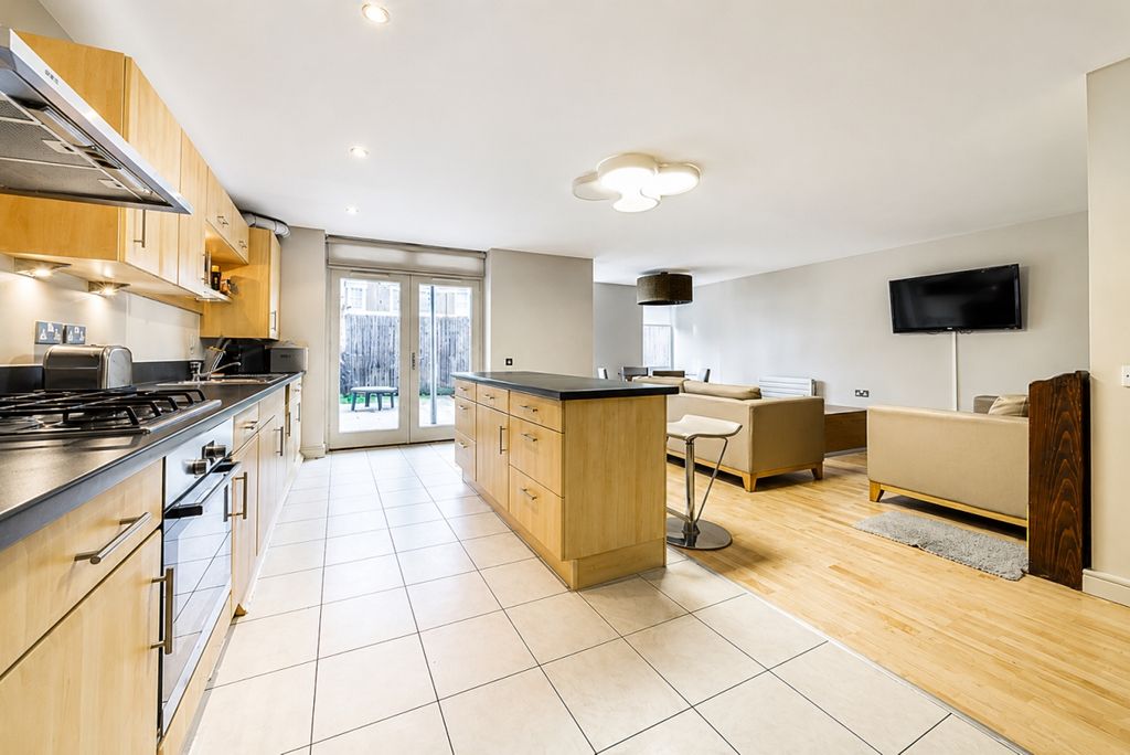 Property photo 2 of 10 Open Plan 1