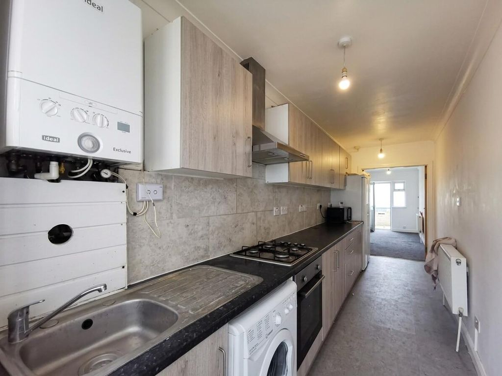 Property photo 2 of 12 Kitchen