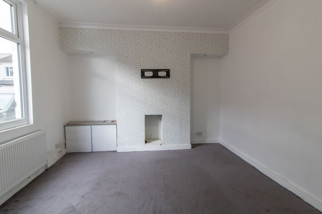 Property photo 3 of 18 Image 2