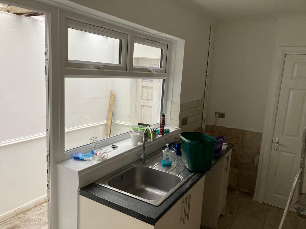 Property photo 1 of 2