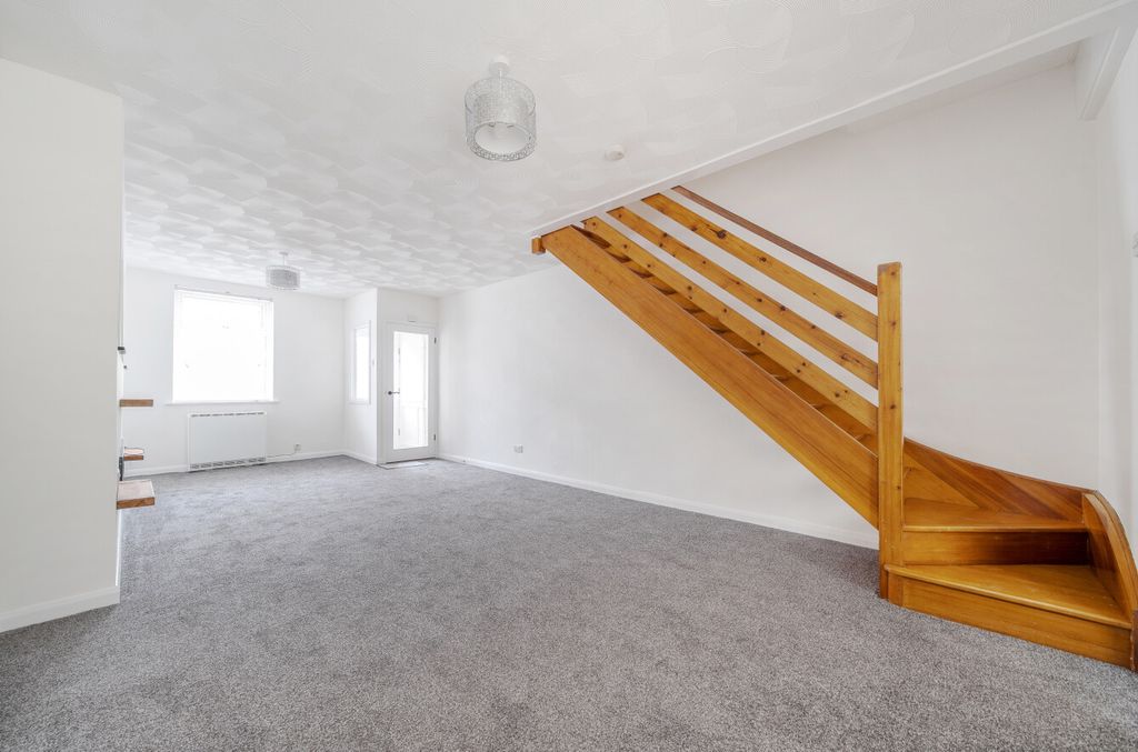 Property photo 3 of 13 1515023-2-6A97Fa5...