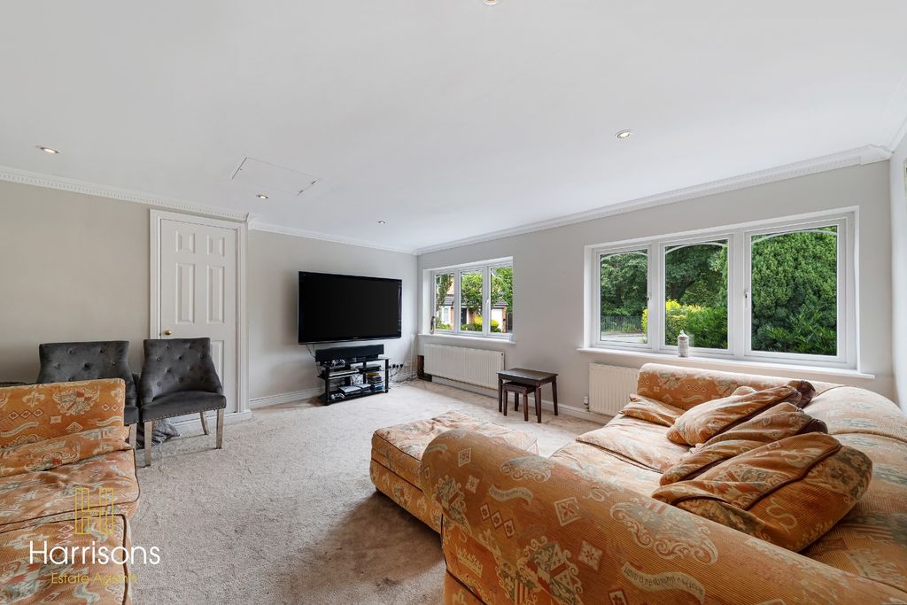 Property photo 3 of 38 4806764