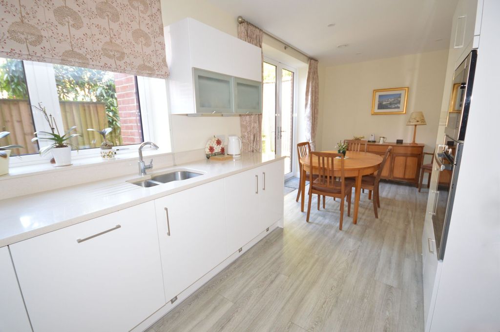 Property photo 3 of 15 Kitchen/Dining Room