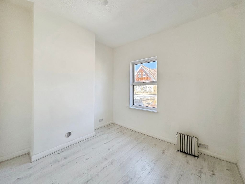 Property photo 3 of 7 Pbox-Img.Jpg