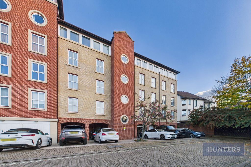 Property photo 1 of 16 Front (Exterior)