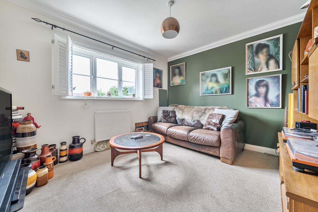Property photo 3 of 18