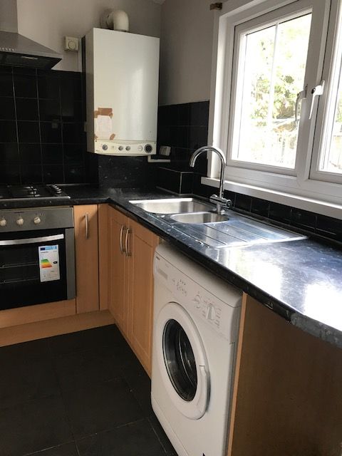 Property photo 3 of 8 Kitchen