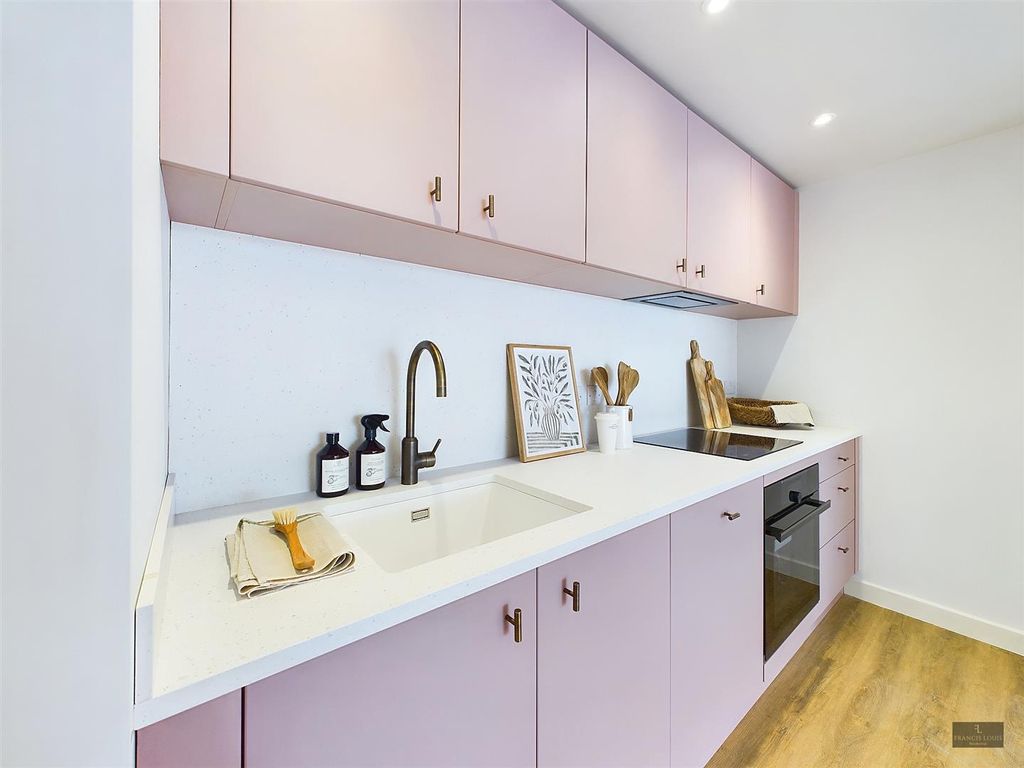 Property photo 3 of 10 Cam02887G0-Pr0284-Still004.Jpg