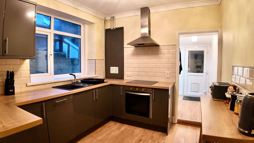 Property photo 3 of 29