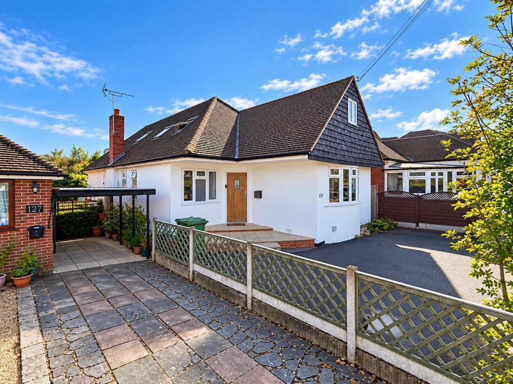 Property photo 1 of 18 Chelmsford Road.Png