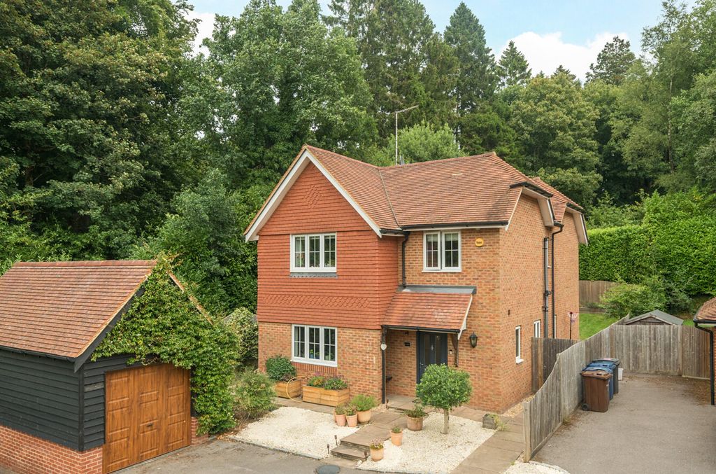 Property photo 1 of 24 1334950-1-6894Af7...