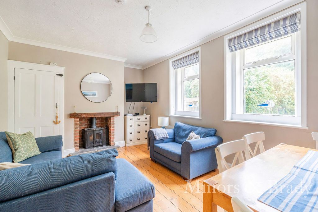 Property photo 2 of 19