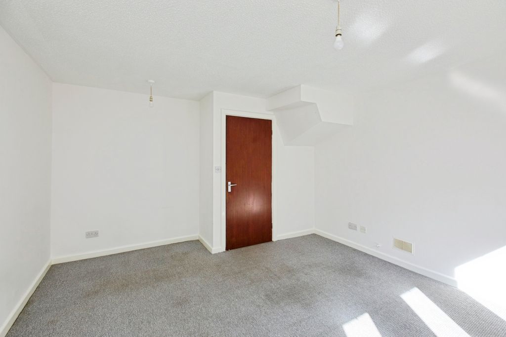 Property photo 3 of 11 Image 2