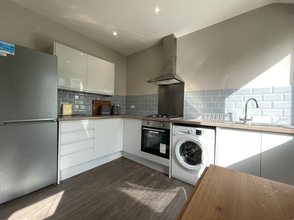 Property photo 3 of 11 4631492