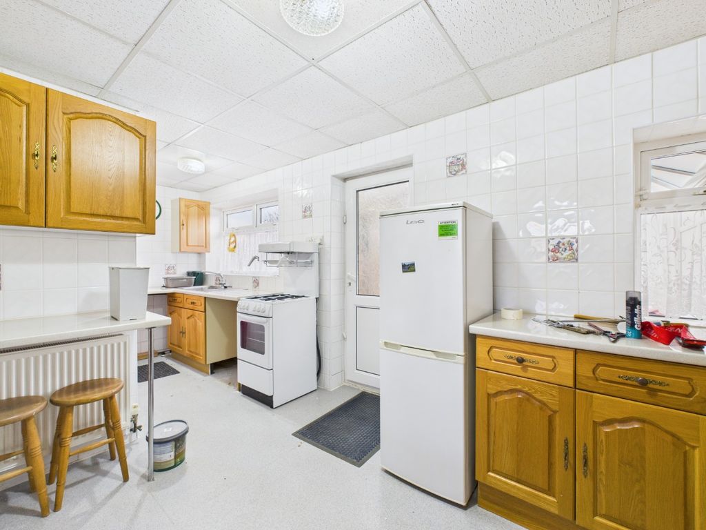 Property photo 3 of 12 4521778