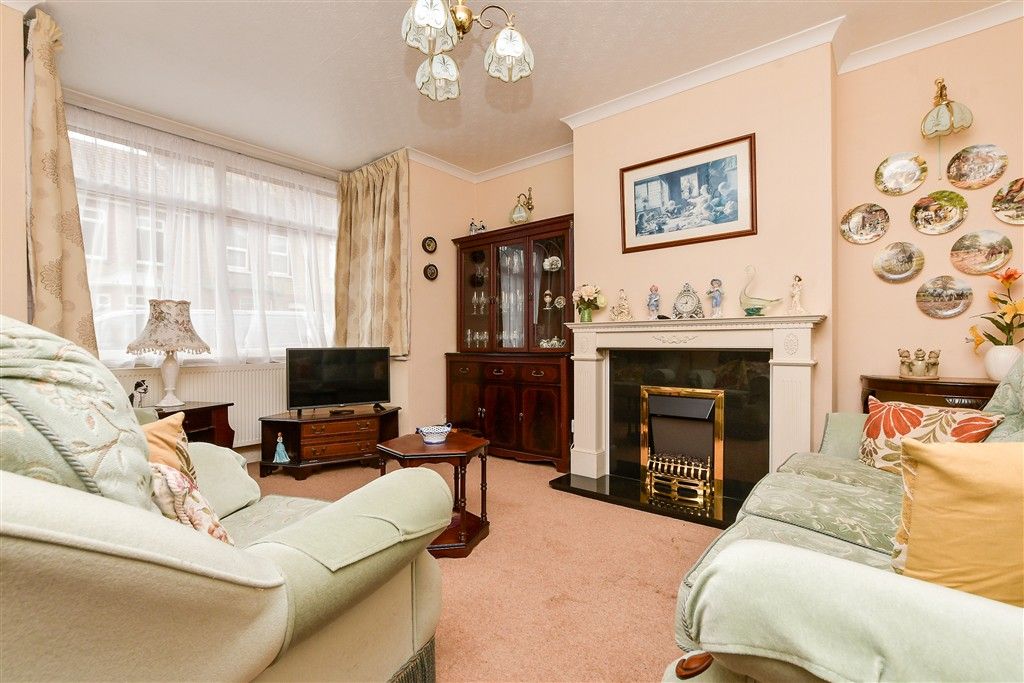 Property photo 2 of 14 Lounge