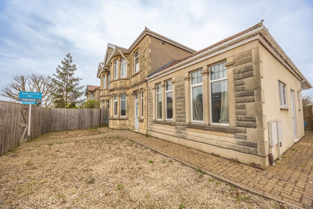 Property photo 1 of 41