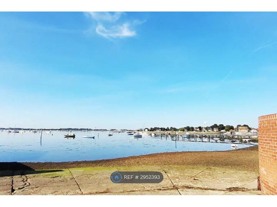 Property photo 1 of 8 Ex Fishermans Cottage By Water.