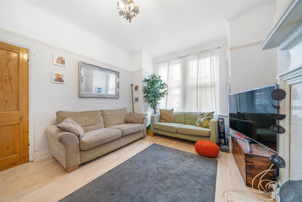 Property photo 3 of 11 Tremaine Road-5.Jpg