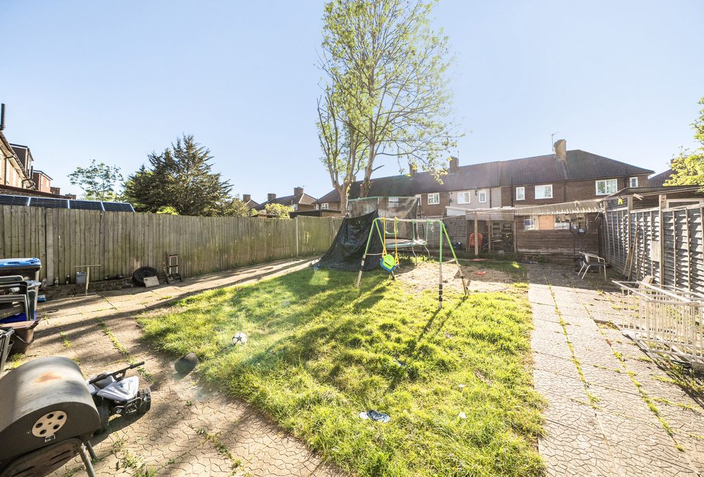 Property photo 1 of 12 1-69F490A27E1ba-1...