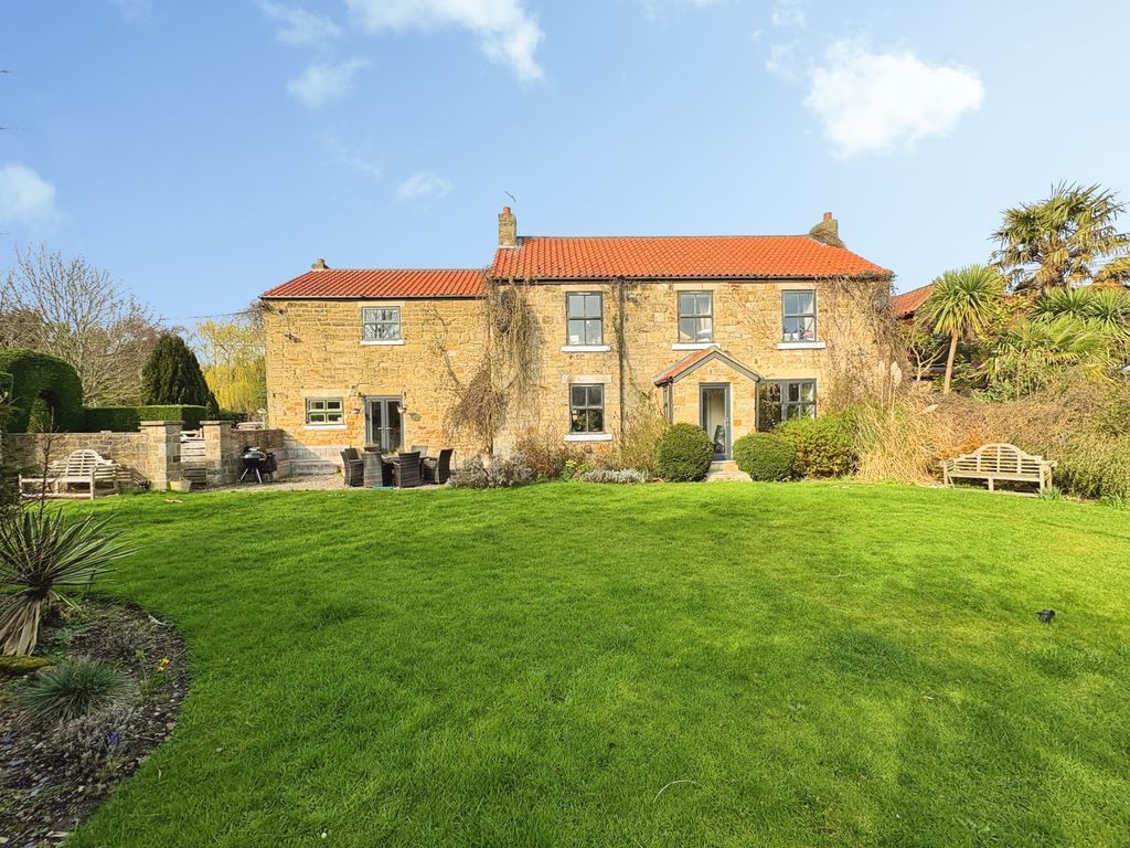 Property photo 3 of 14 Photo 21