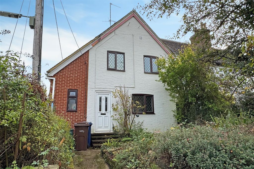 Property photo 1 of 19 5 Fairfield.Jpg