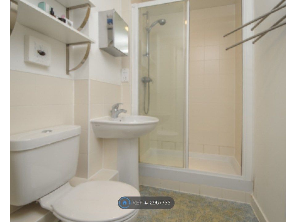 Property photo 2 of 7 Bathroom