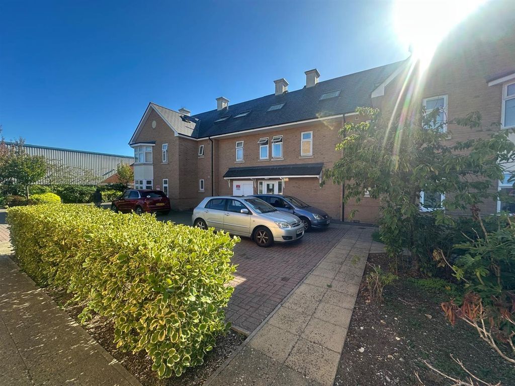 Property photo 1 of 16