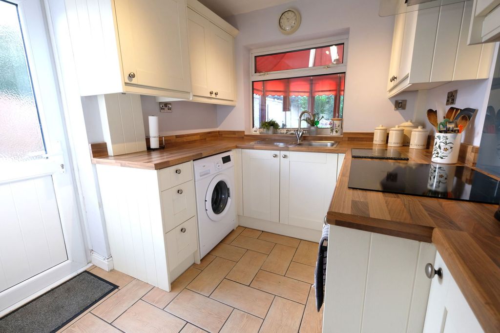 Property photo 2 of 21