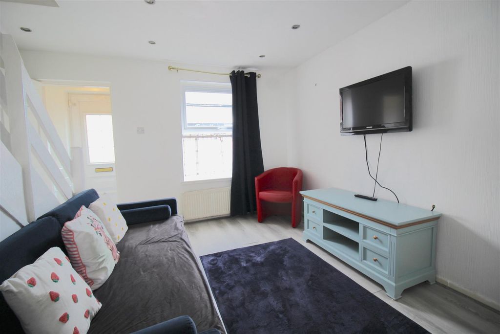 Property photo 3 of 12 Open Plan Lounge