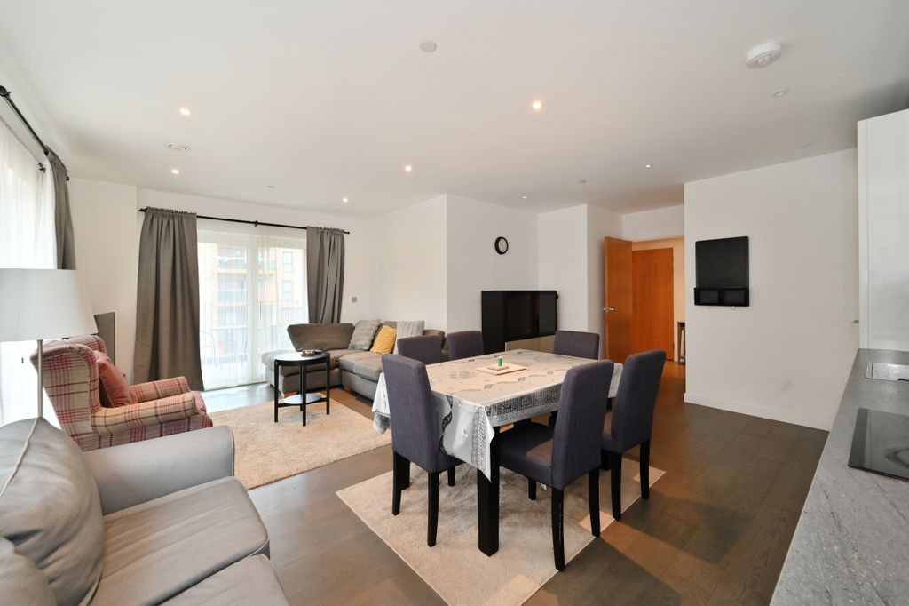 Property photo 1 of 8