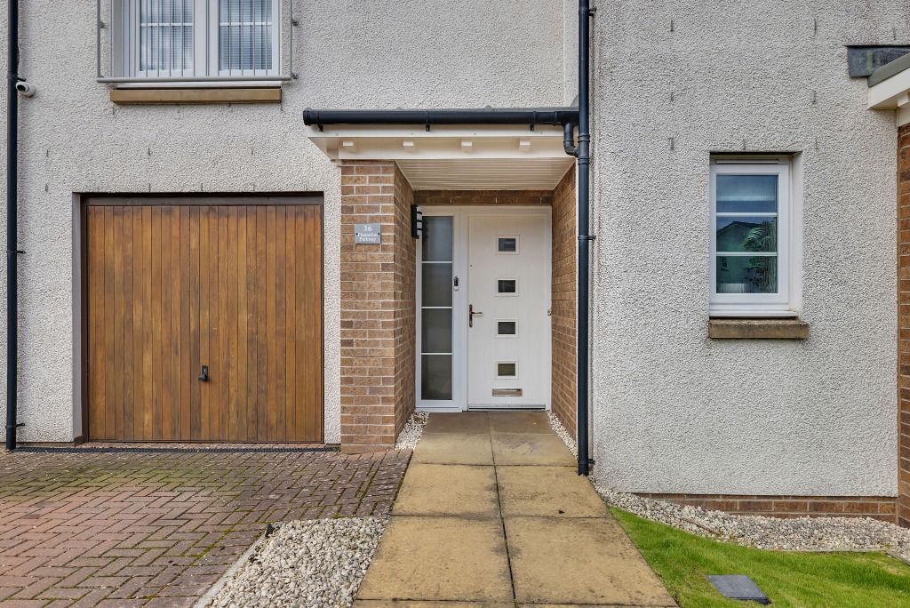 Property photo 2 of 50