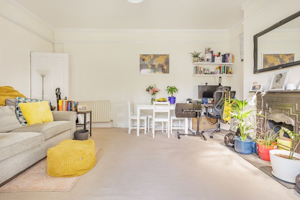 Property photo 2 of 15 5182561