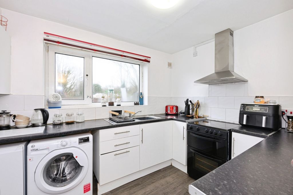 Property photo 2 of 12 Kitchen