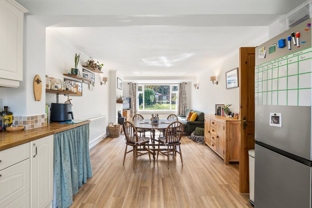 Property photo 3 of 24