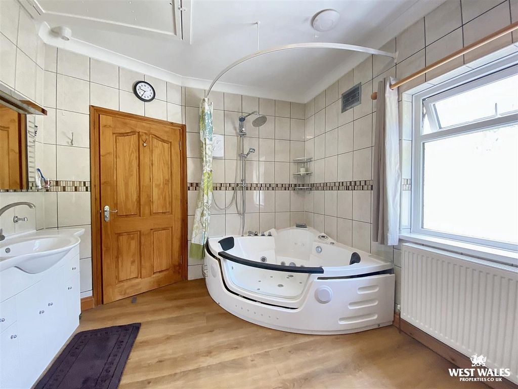 Additional image 16 of 3 bed detached house for salePier Road, Pembroke Dock SA72