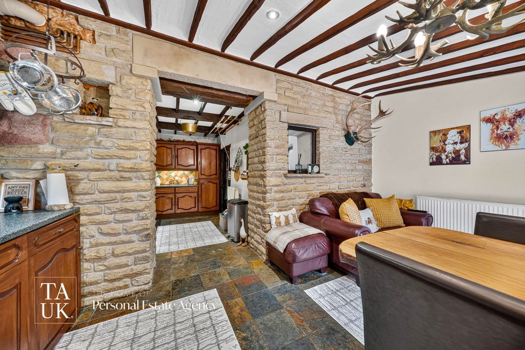 Property photo 2 of 35