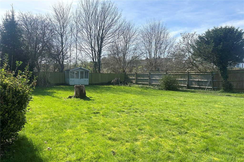 Property photo 3 of 10 Garden