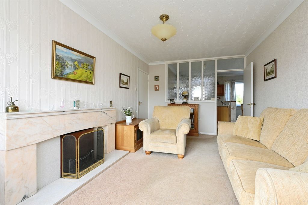 Property photo 2 of 17
