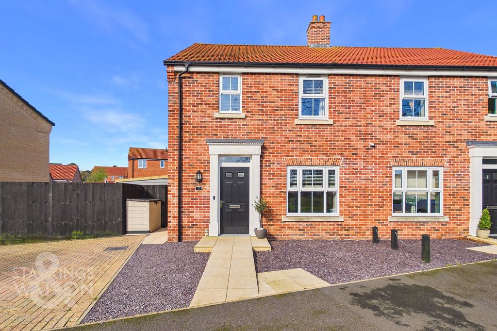 Property photo 2 of 23