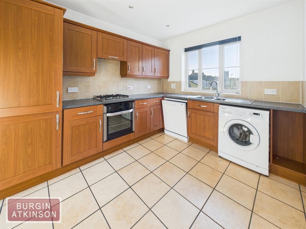 Property photo 2 of 21 Cam01619G0-Pr0176-Still005.Jpg